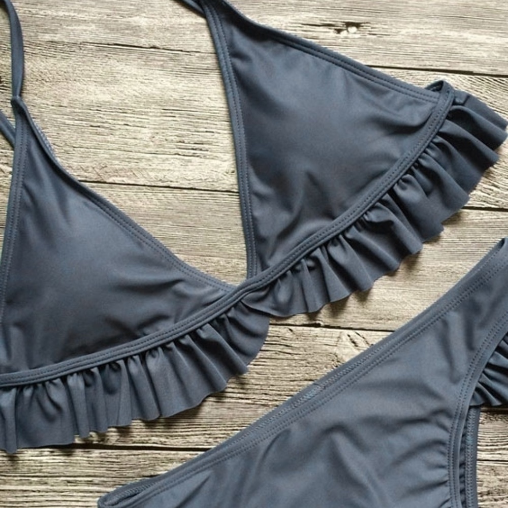 NWOT Frill Triangle Thong Bikini